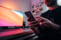 Je telefoon sloopt je concentratie, en dat is geen toeval
