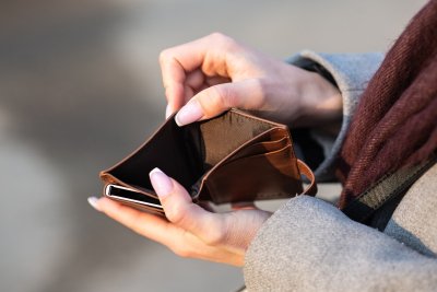 Deze geldtrend leert mannen eindelijk stoppen met kopen